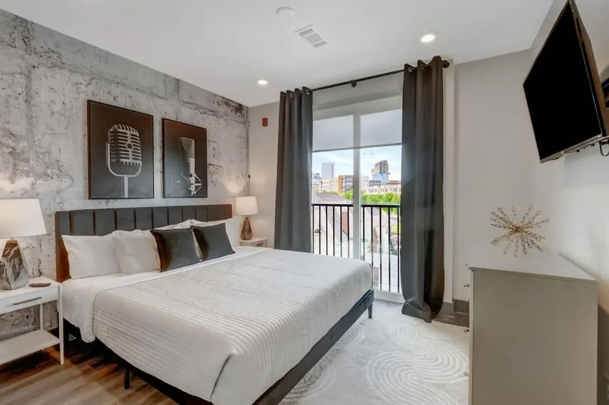 6 Min To Broadway - Gym Rooftop Sleeps 8 Nashville 0*,